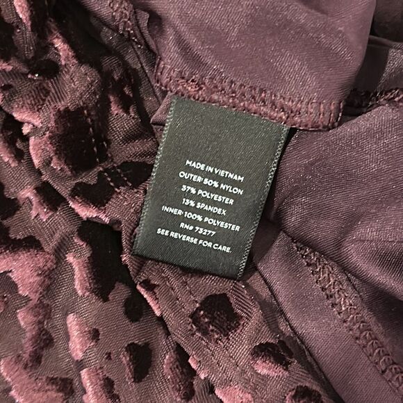 Simply Vera VeraWang Women's Top Burgundy Velvet Leopard Print Long Sleeve Sz L - Picture 11 of 13